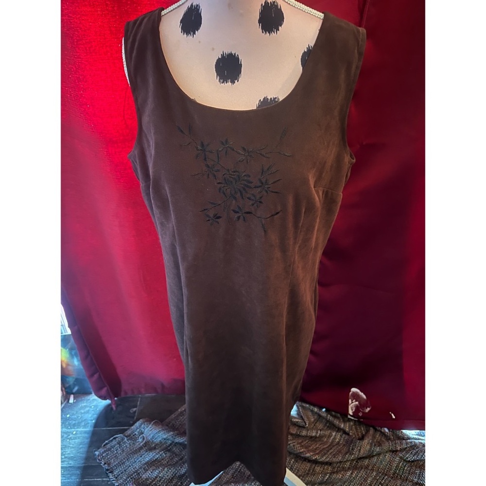 Vintage Floral Embroidered Sleeveless Sheath Dress